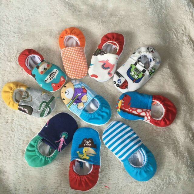 Giày vải hoa văn