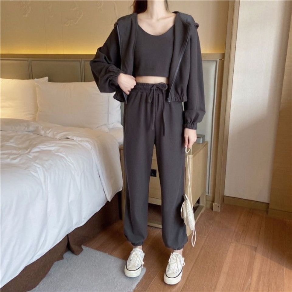 Áo khoác thể thao dáng rộng thời trang năng động cho nữ
 | BigBuy360 - bigbuy360.vn