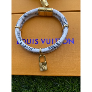 Vòng đeo tay LV 02 fullbox