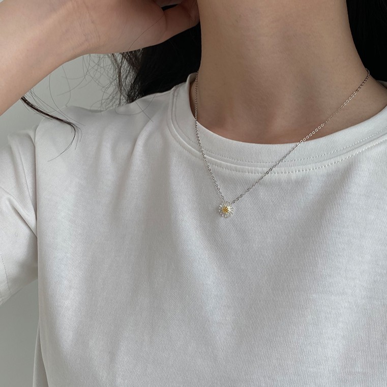 Simple Fashionable Sunflower Face Silver Plated Necklace