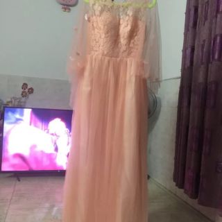 Váy dạ hội ren xòe đính hoa