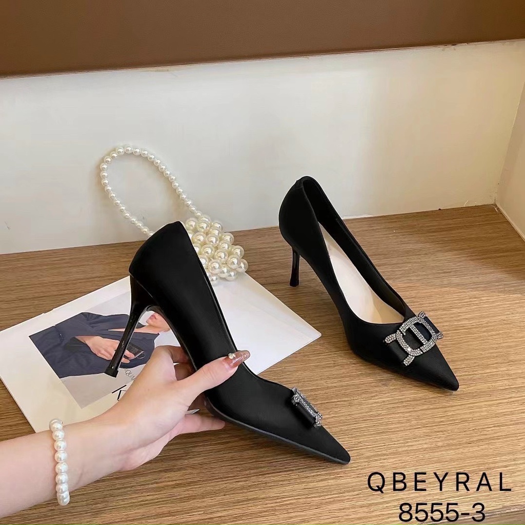 Giày thời trang nữ QBEYRAL ❤️FREESHIP❤️ Giày công sở cao gót da lụa mũi nhọn khóa xoắn cao 9cm 8555-3