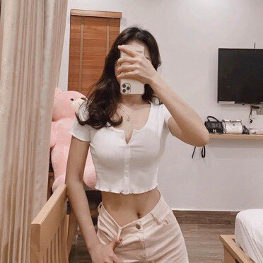 ÁO CROPTOP CÀI NÚT TAY NGẮN MÀU TRẮNG SIU YÊU