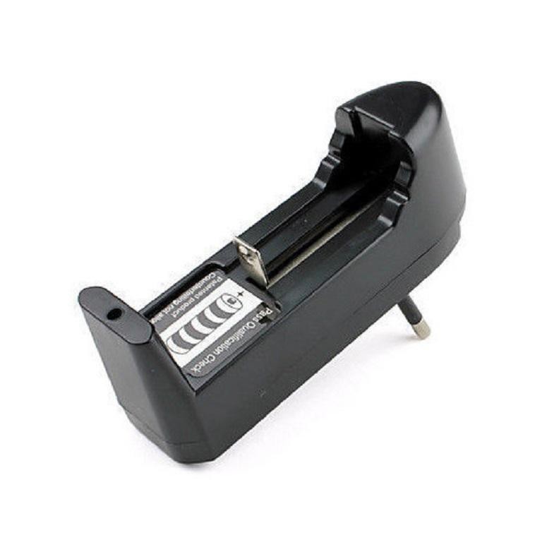 GIÁ SỈ Chui cắm sạc pin tiện lợi,có sạc thể sạc nhiều loại pin thông dụng,tự động dừng sạc khi đèn  báo màu đỏ 5137