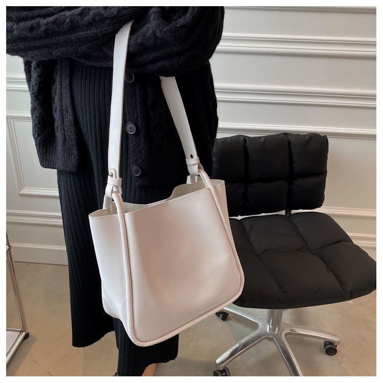 Túi bucket Đeo Chéo Cỡ Lớn 2022