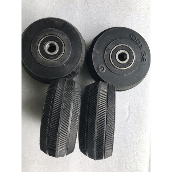 Bánh Xe Máy Phát Điện - Bánh Xe Cau Su Đúc