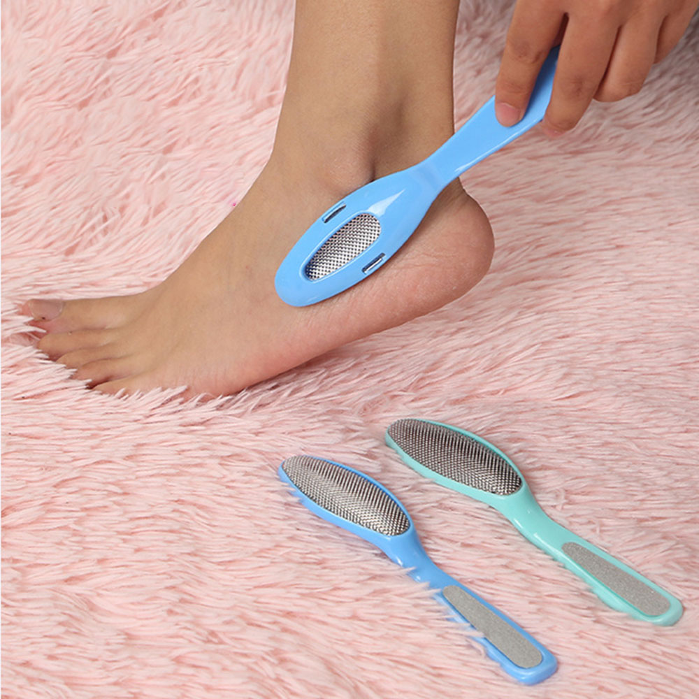Dụng cụ chà tẩy tế bào chết tiện dụng cho gót chân