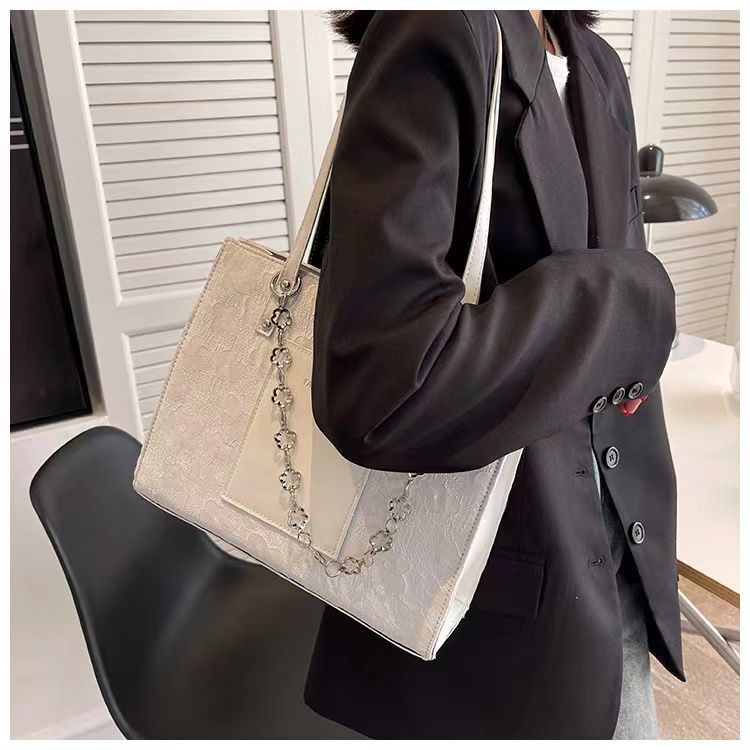 Túi Tote Xách Tay Đeo Vai Màu Đen Kích Cỡ Lớn Dễ Phối Đồ