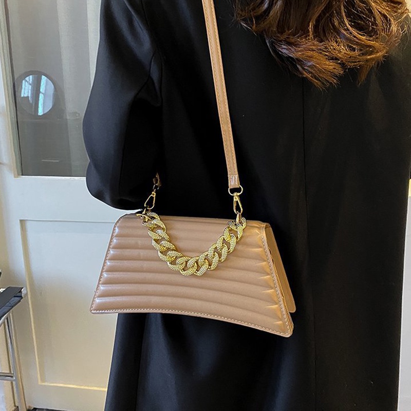 Túi xách IELGY phối chuỗi dây xích phong cách retro hàn quốc thời trang cho nữ