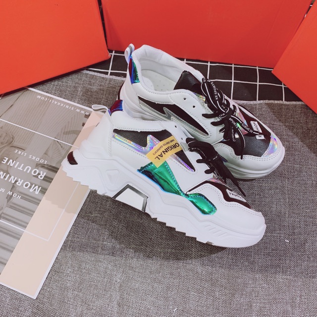 [Shopee trợ giá] GIÀY SNEAKER NỮ NÂNG ĐẾ 3 MÀU VIỀN ĐỔI MÀU FASHION KHÔNG THỂ THIẾU TRONG TỦ ĐỒ