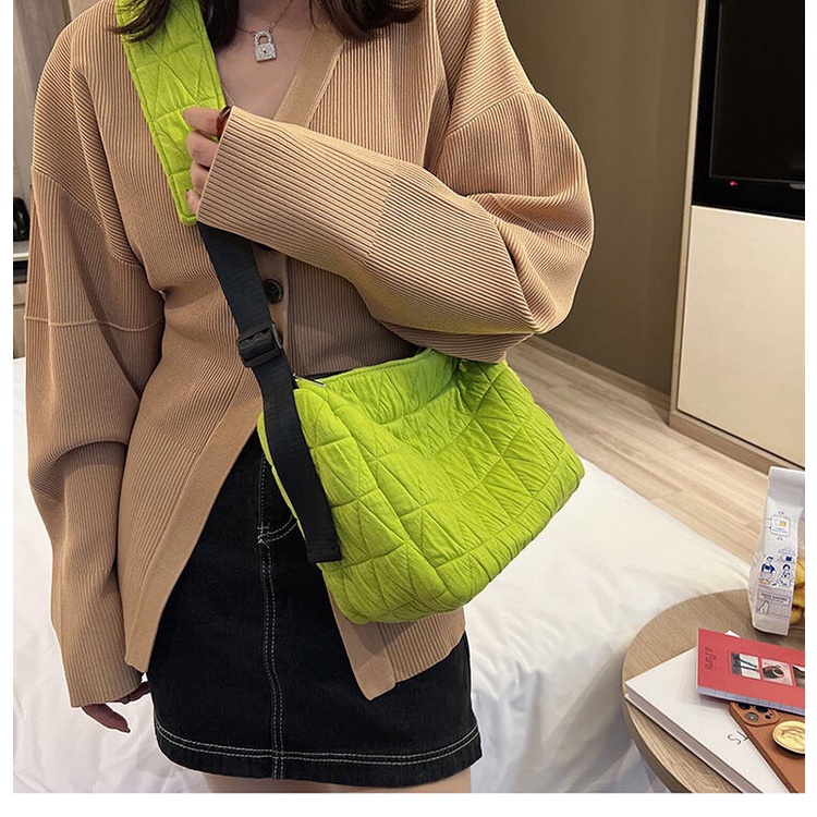 Túi Xách Cỡ Lớn Xanh Dạ Quang Phong Cách StreetStyle
