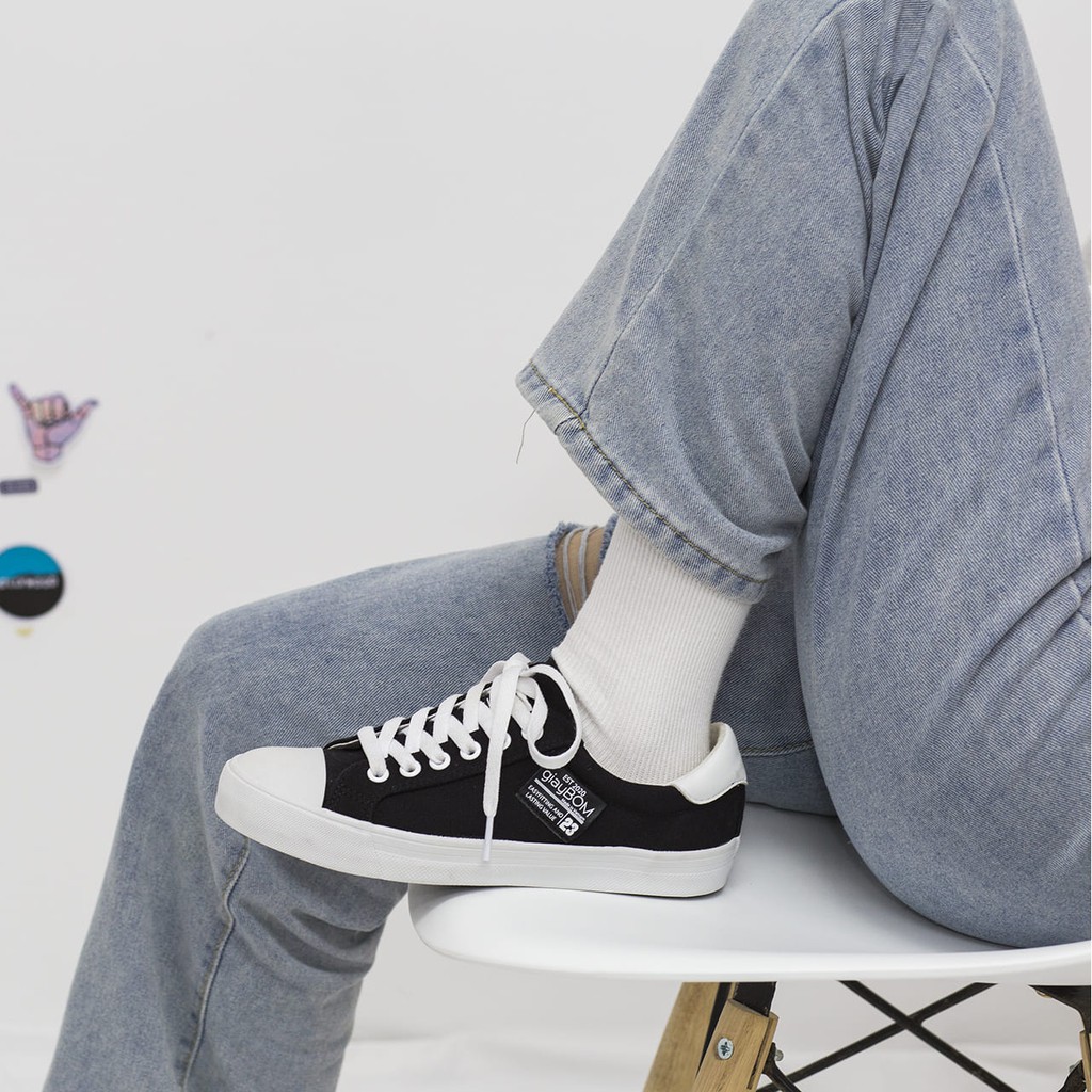 [Mã FAGREEN245 giảm 10% tối đa 30k đơn từ 99k] Giày bata nữ giayBOM CLASSICS thiết kế đơn giản B401 | BigBuy360 - bigbuy360.vn