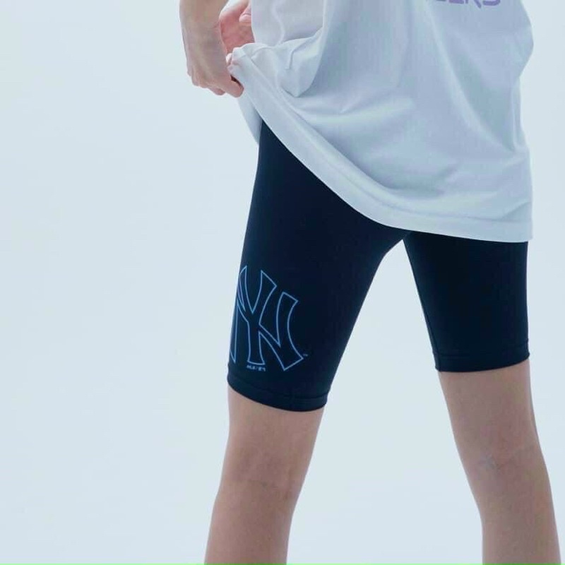 Quần leging thêu chứ N-YYY