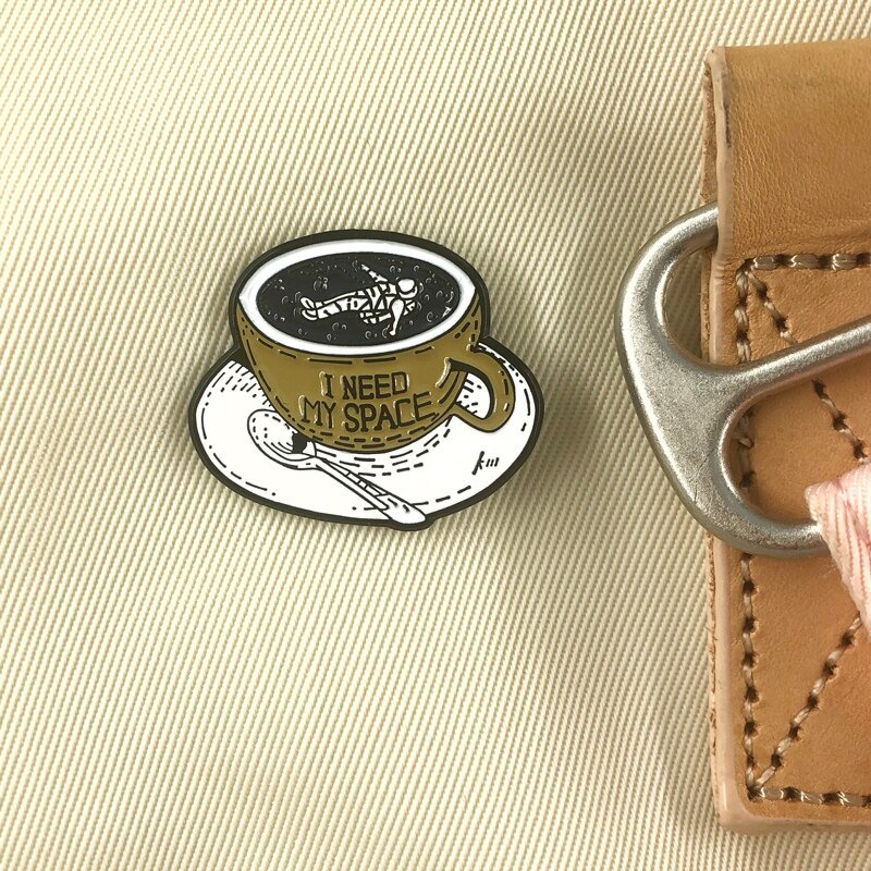 Pin cài áo ly trà I need my space - GC083