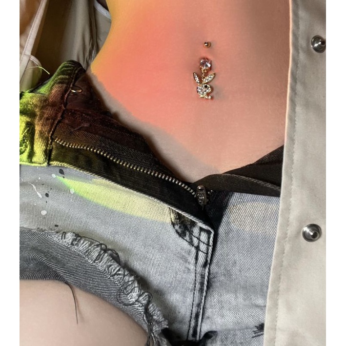 Khuyên rốn thỏ playboy