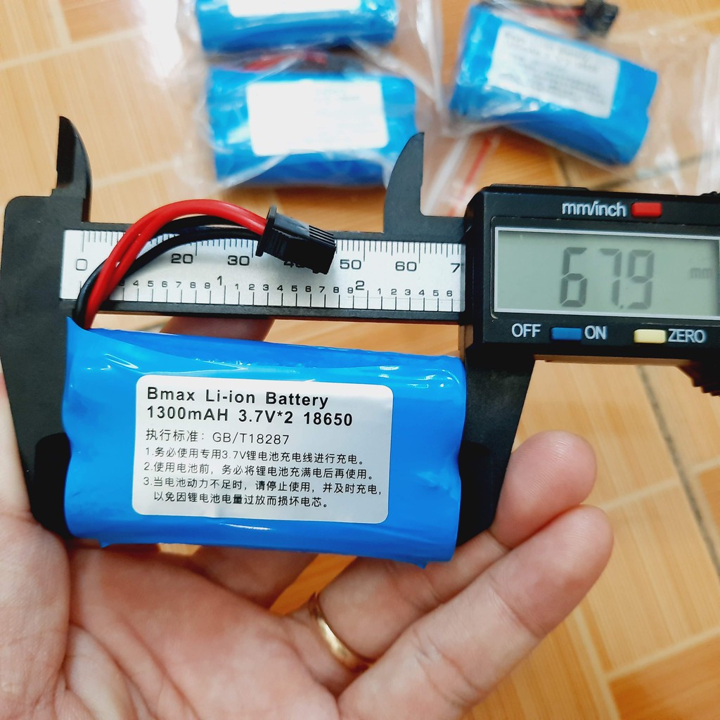 Pin sạc 18650 7.4v dung lượng 1300mah cổng nối SM-4P dùng cho xe mô hình điều khiển từ xa