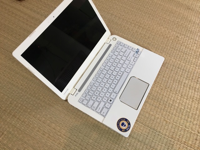 Laptop UFO Toshiba L40 i3 trắng đẹp tinh khôi thời trang văn phòng sang trọng đẳng cấp | BigBuy360 - bigbuy360.vn