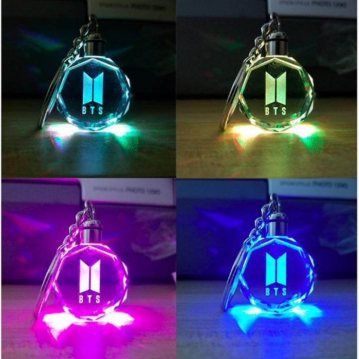 Móc khóa Momoland thủy tinh phát sáng pha lê thủy tinh keychain ảnh thần tượng nhóm nhạc hàn quốc