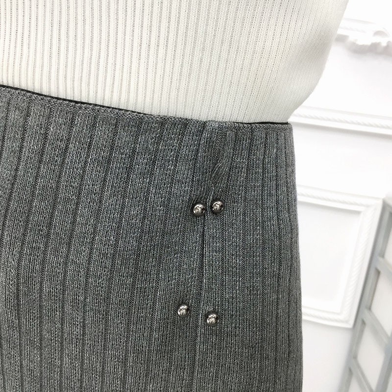 [Mã FAGREEN55 giảm 10% tối đa 30k đơn từ 99k] Chân váy len midi giá rẻ dáng dài xẻ tà có cúc phía trước | BigBuy360 - bigbuy360.vn