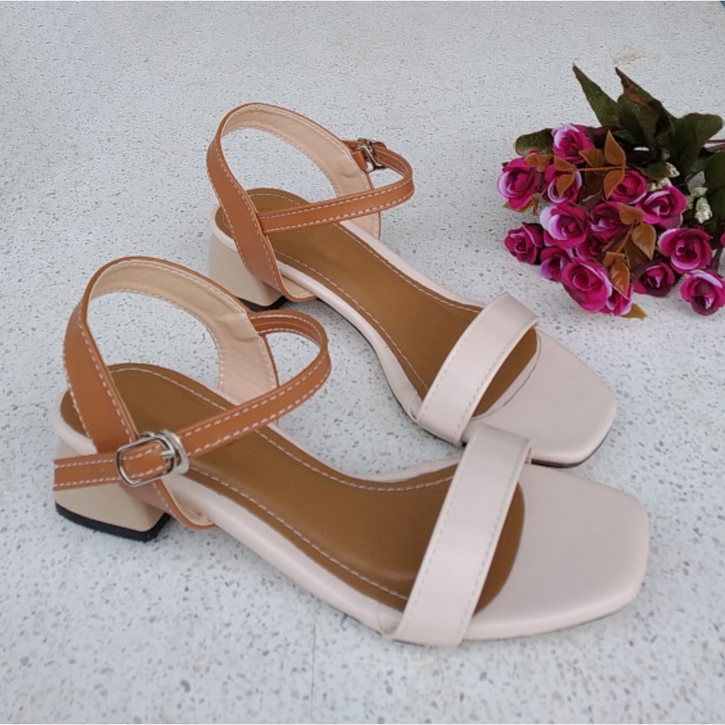 Giày sandal cao gót Rose đế vuông 3 phân kiểu dáng độc đáo mới lạ SDB