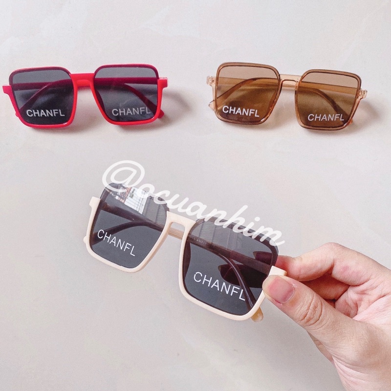 Kính vuông hot hit cho bé