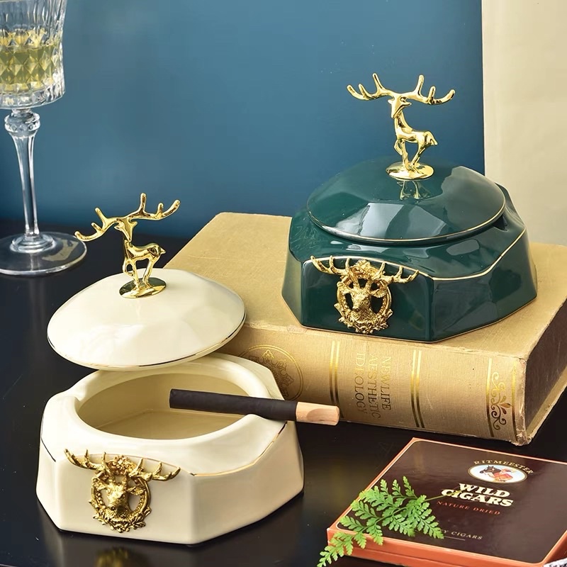 Gạt Tàn Gốm Sứ Hình Hươu Gắn Nổi Sang Trọng