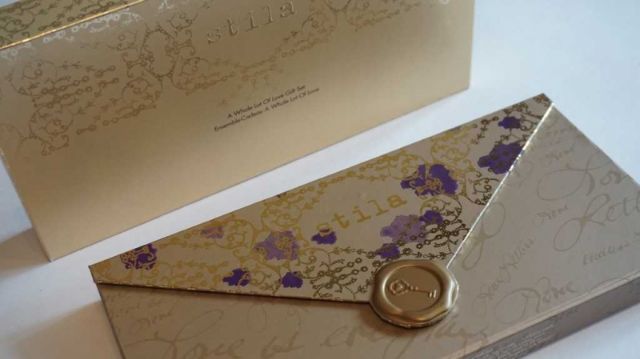 Màu mắt Stila A Whole Lot Of Love Gift Set | BigBuy360 - bigbuy360.vn