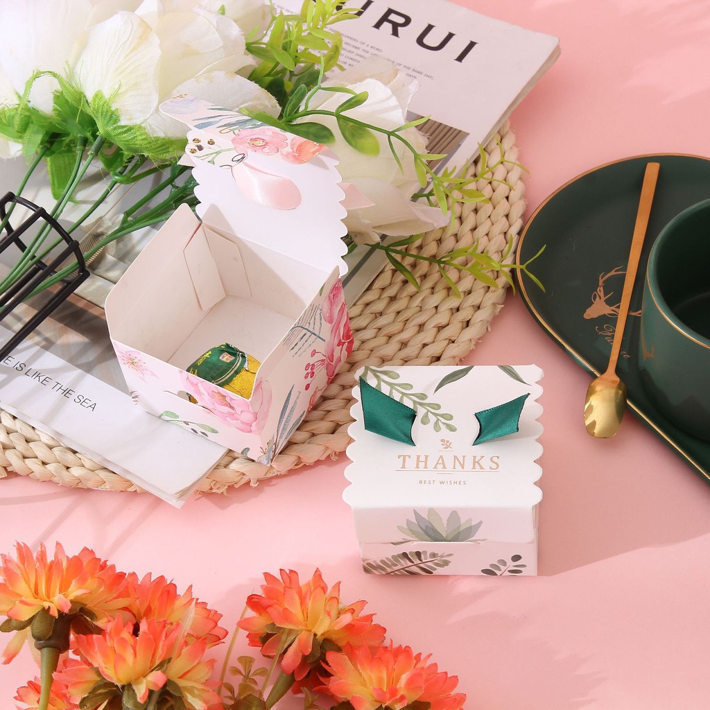 Hộp quà nhỏ họa tiết đẹp mắt kèm nơ và rơm lót, hộp giấy mini đựng quà xinh xắn | BigBuy360 - bigbuy360.vn