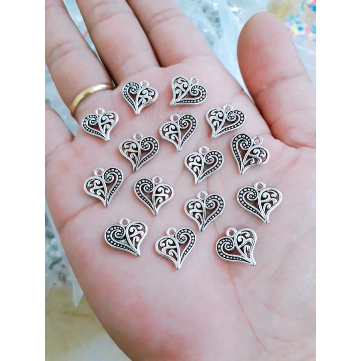 Sỉ 1 set 50 gram charm giá 25k