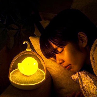 Sáng tạo quà Tặng đèn lồng Đèn LED Sạc ánh sáng ban đêm liên lạc đèn cảm ứng phòng ngủ đèn giường ngủ bé cho ăn ngủ