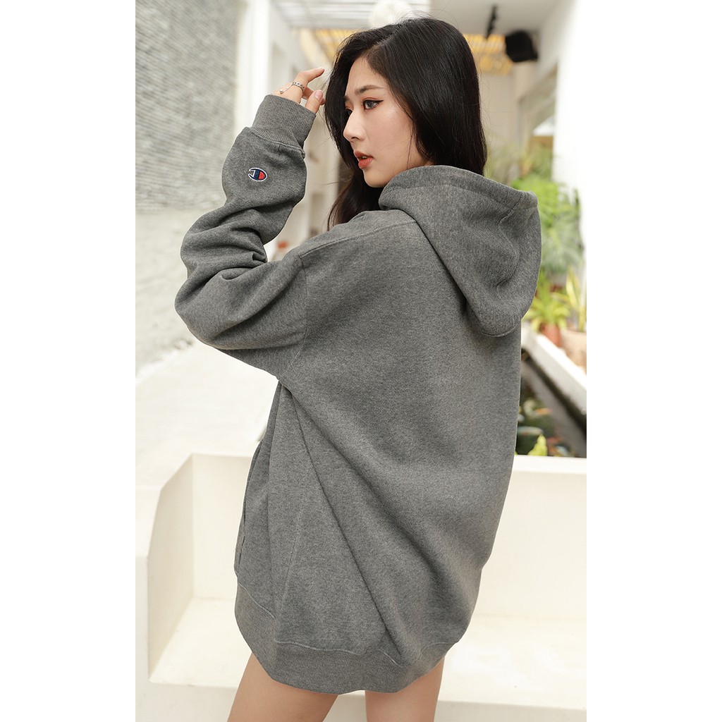 Áo Hoodie Thêu Logo Champion Sắc Nét Phía Trước-Chất Vải Nỉ Bông Cotton-Form Rộng Rãi Unisex Nam Nữ-Màu Xám Đậm