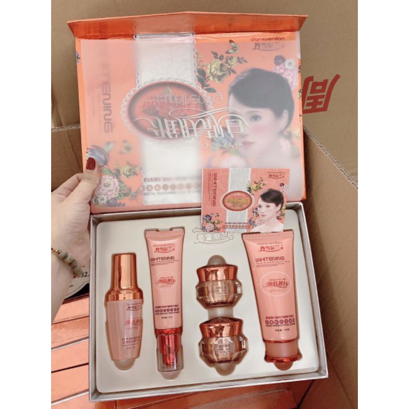 Kem Trang Điểm Chống Nắng Hoàng Cung Cam Danxuenilan