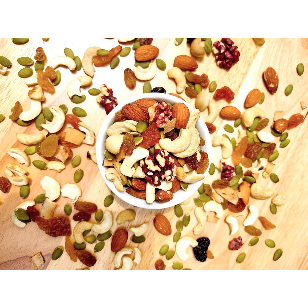 Granola Ăn Kiêng Nhiều Hạt Ít Ngọt 500g- Ngũ Cốc Ăn Kiêng Không Đường (tỷ lệ yến mạch 70%)