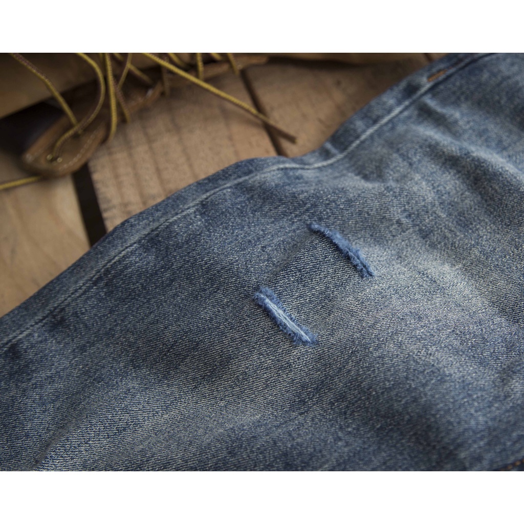 Quần jean nam màu xanh rách gối chất co giãn from slimfit thương hiệu LAB - QJLAB220914