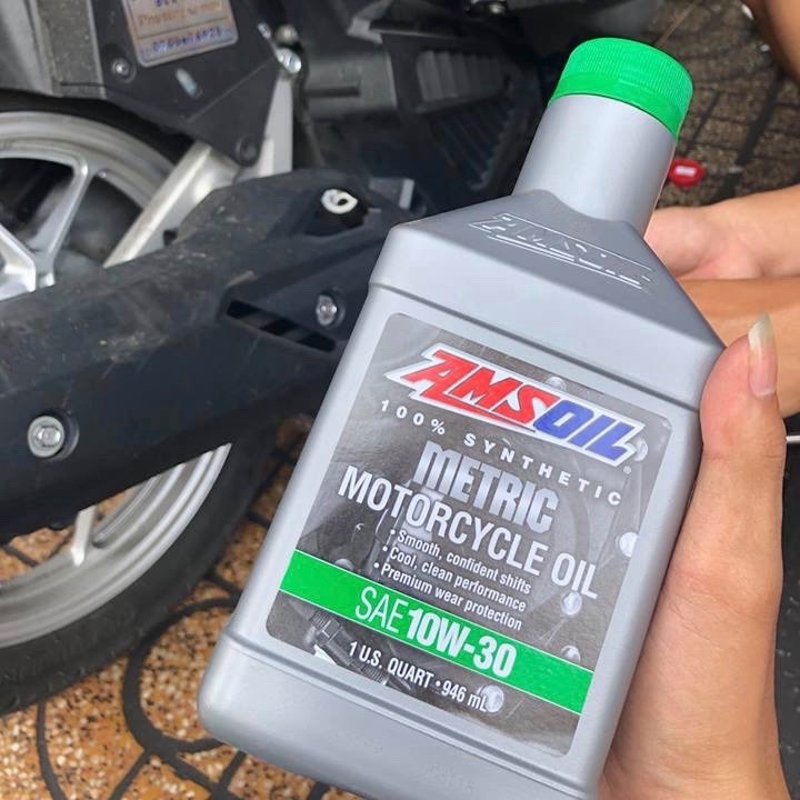 Nhớt Amsoil 10W30 Synthetic Metric