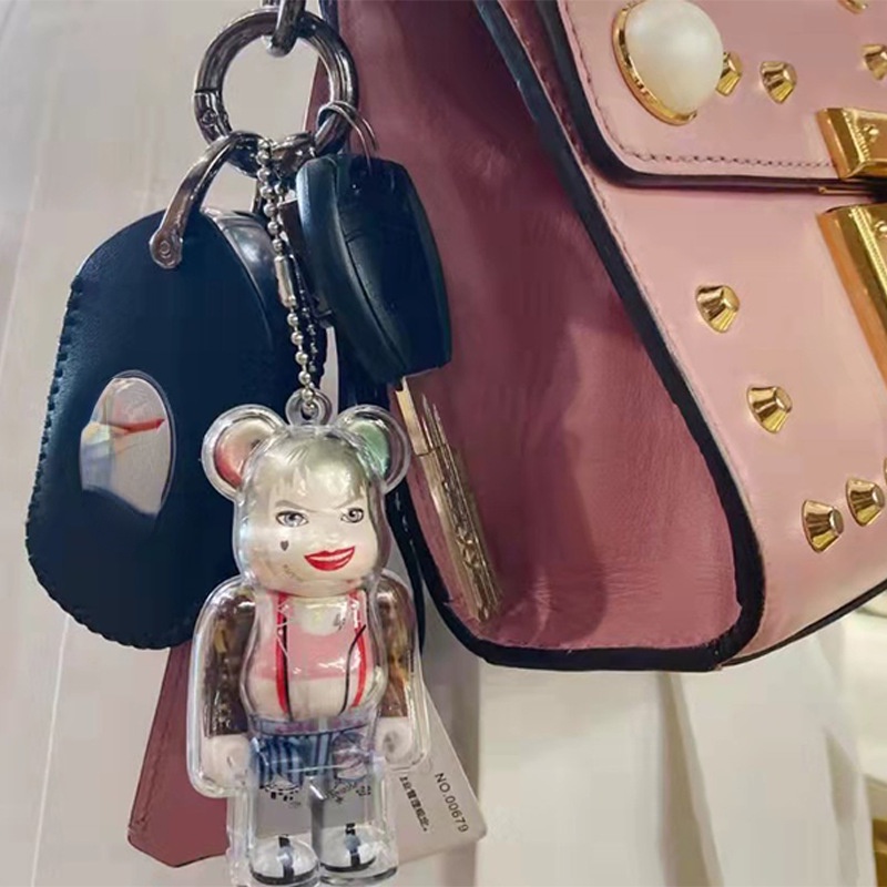 Vỏ Bảo Vệ Hộp Sạc Tai Nghe Airpods 100% Trong Suốt Kèm Móc Khóa Hình bearbrick Độc Đáo