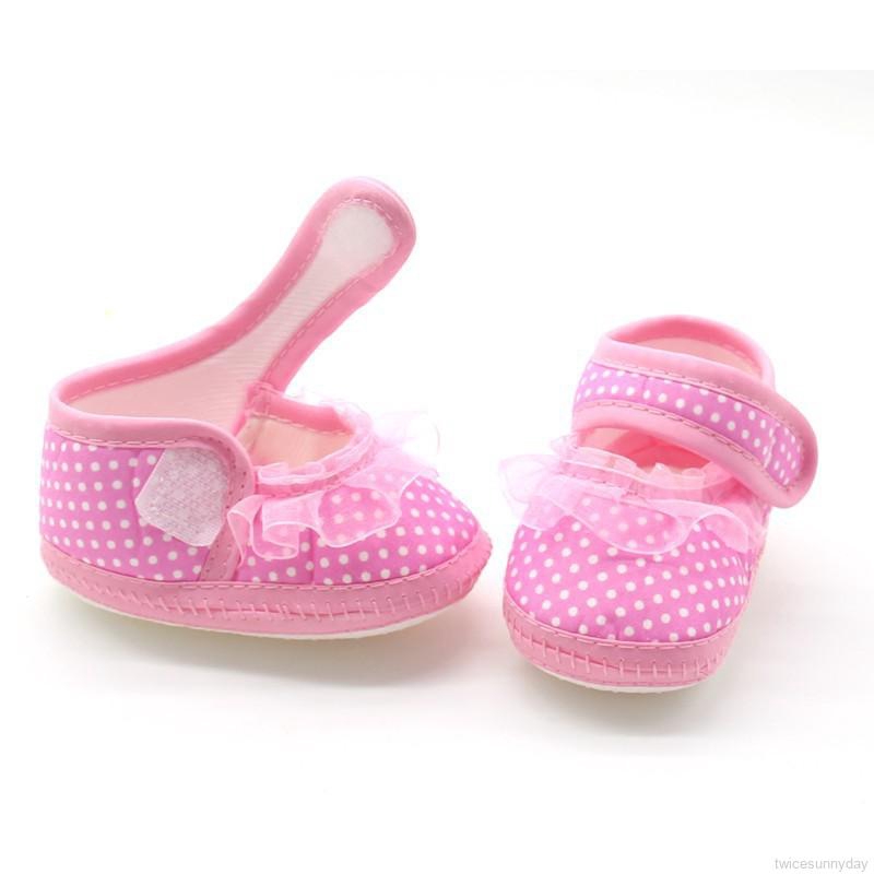 Giày cotton mềm mại họa tiết chấm bi xinh xắn cho bé gái