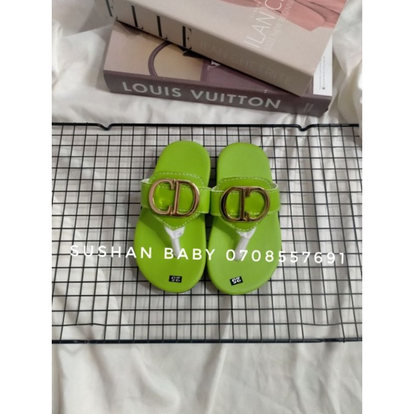 Dép lê trái tim full xanh chuối