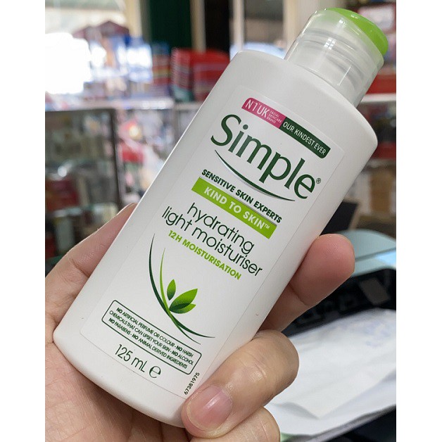 Sữa Dưỡng Da Simple Kind To Skin Hydrating Light Moisturiser (da nhờn)