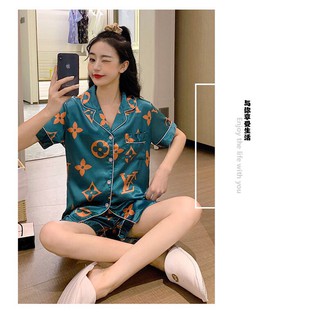 Bộ pijama lụa satin đùi hàng Quảng Châu