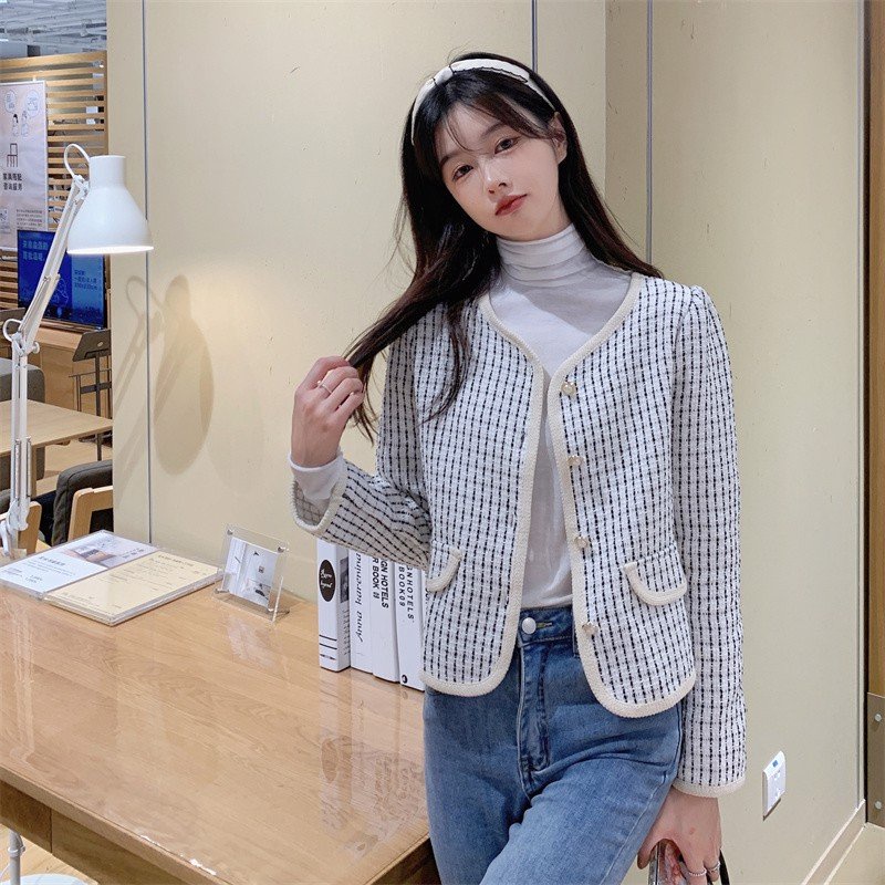 (GIỐNG HÌNH + TÔN DÁNG) Áo Blazer Dáng Ngắn DORYPONY Không Cổ FIONA Phong Cách Hàn - AK150 (2 màu họa tiết kẻ)