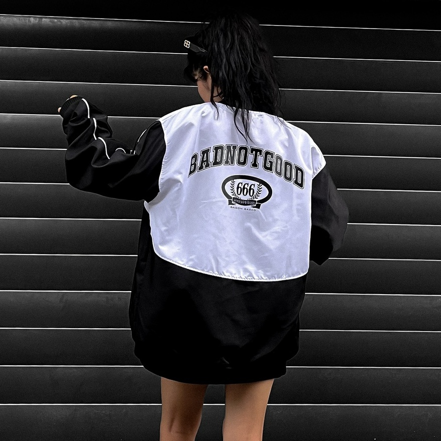 Áo khoác BADNOTGOOD BNG CLUB màu sắc Trắng - Đen