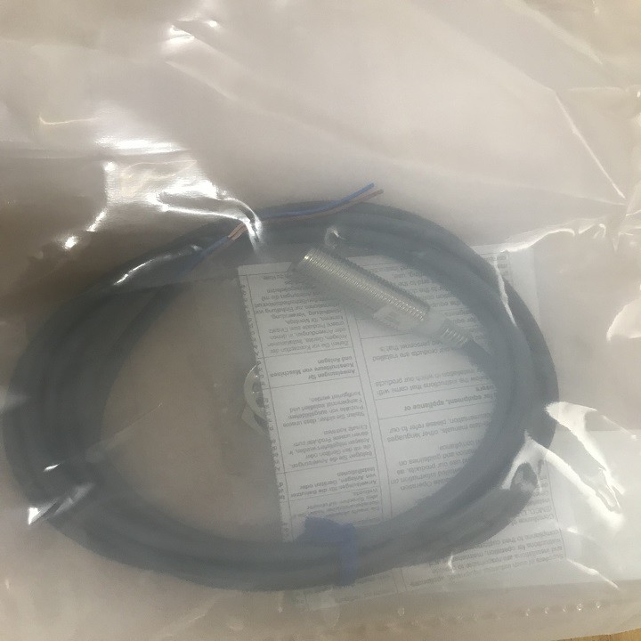Cảm biến tiệm cận E2E-X3D1-N