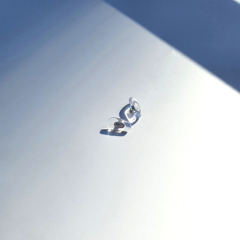 Đệm mũi silicon trắng trong gọng kính chống trượt tiện lợi Lilyeyewear | BigBuy360 - bigbuy360.vn