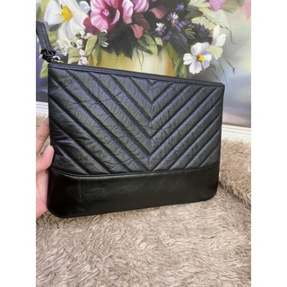 clutch màu đen size 27