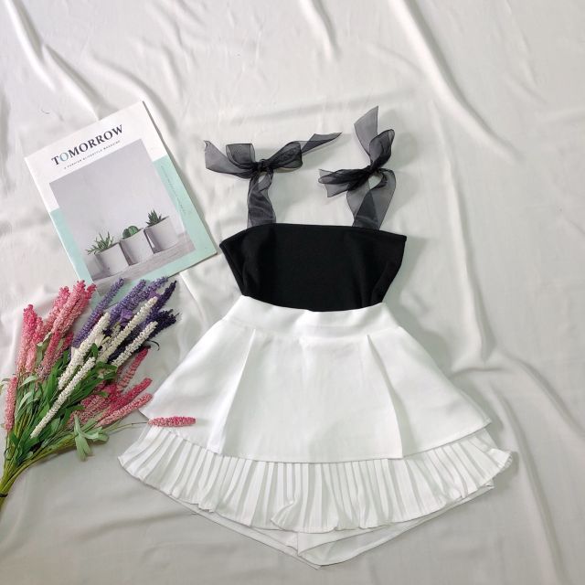 Chân váy xếp ly ba tầng