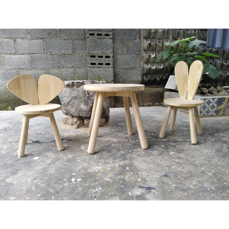 Bàn ghế cho bé từ 2 tuổi trở lên