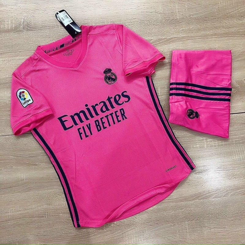 Real hồng . Các anh chị em Nào yêu thích màu này ib bên mình nhé. Size .s,m,l,xl. Liên hệ. Xuân Trường sport H