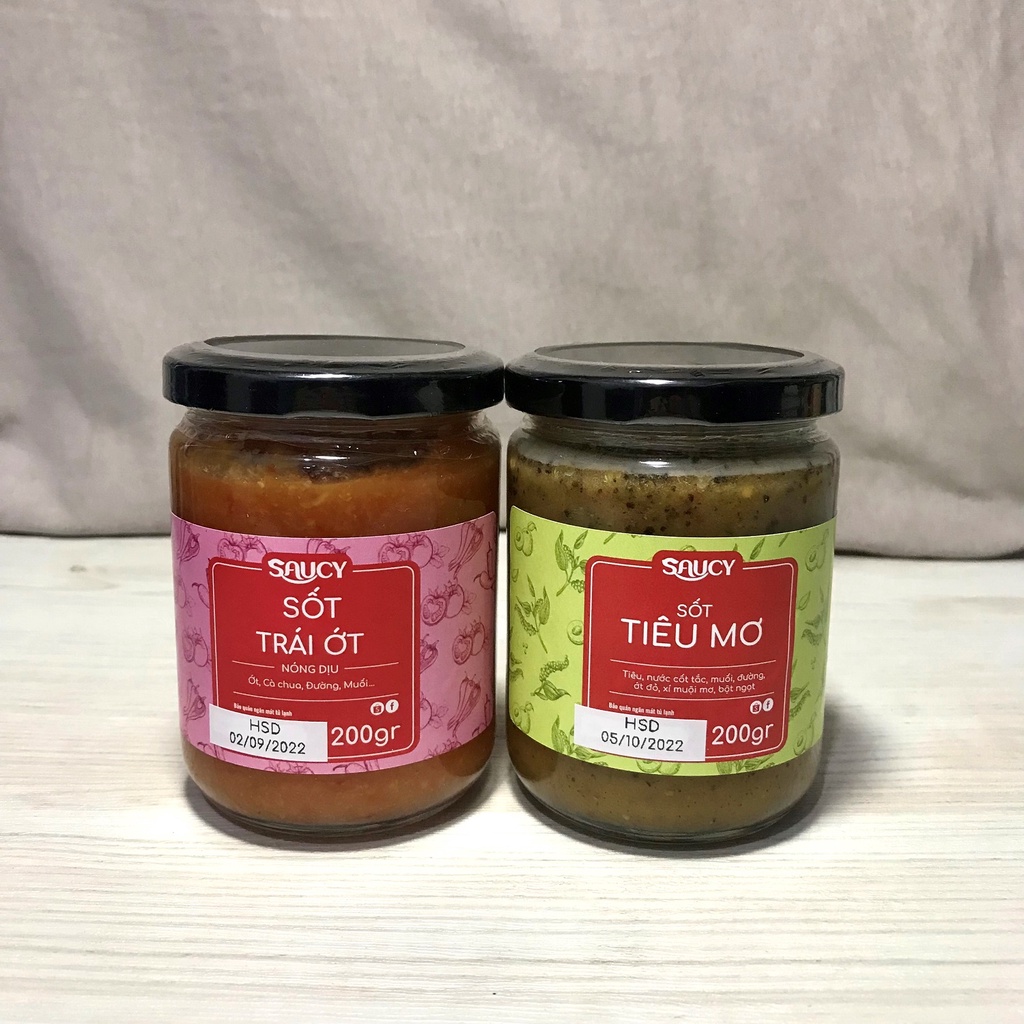 Combo 1 Sốt Tiêu Mơ Saucy 200gr + 1 Tương Ớt Saucy cay dịu 200gr