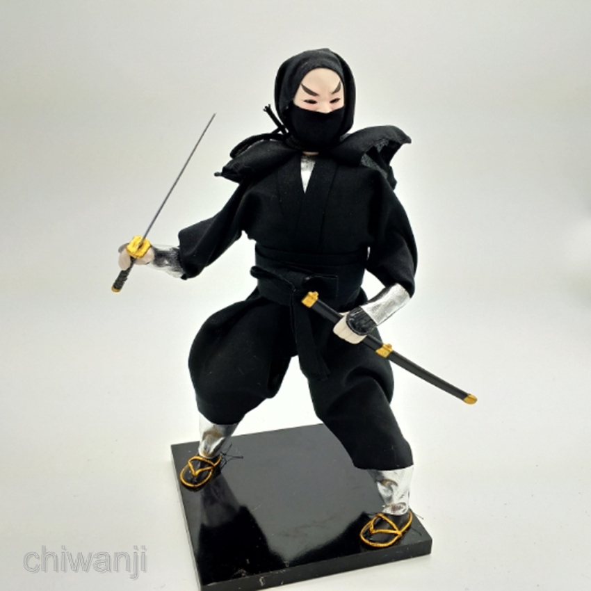 Mô hình samurai chân thật